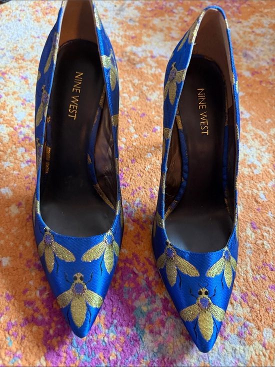 Nine West Shoes - Nine West Blue Pumps with Gold Embroidered Bee Motif